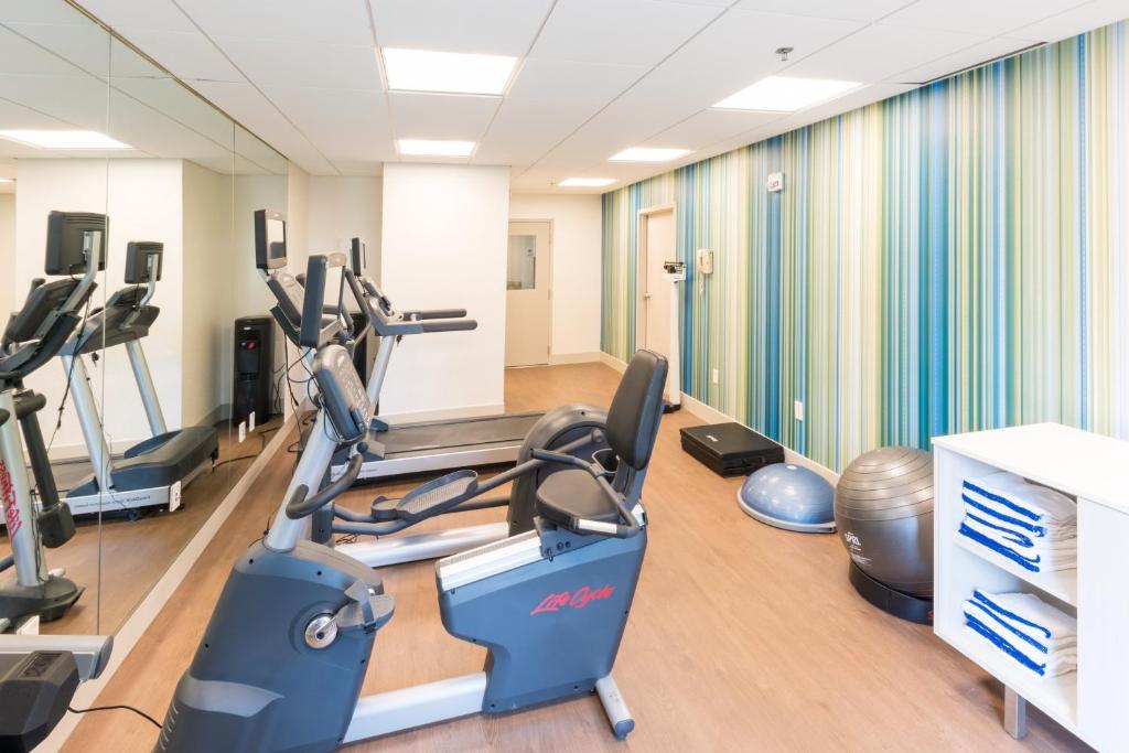 Holiday Inn Express Charleston US Highway 17 & I-526, an IHG Hotel photo 4