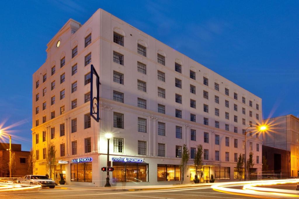 Hotel Indigo Baton Rouge Downtown, an IHG Hotel image