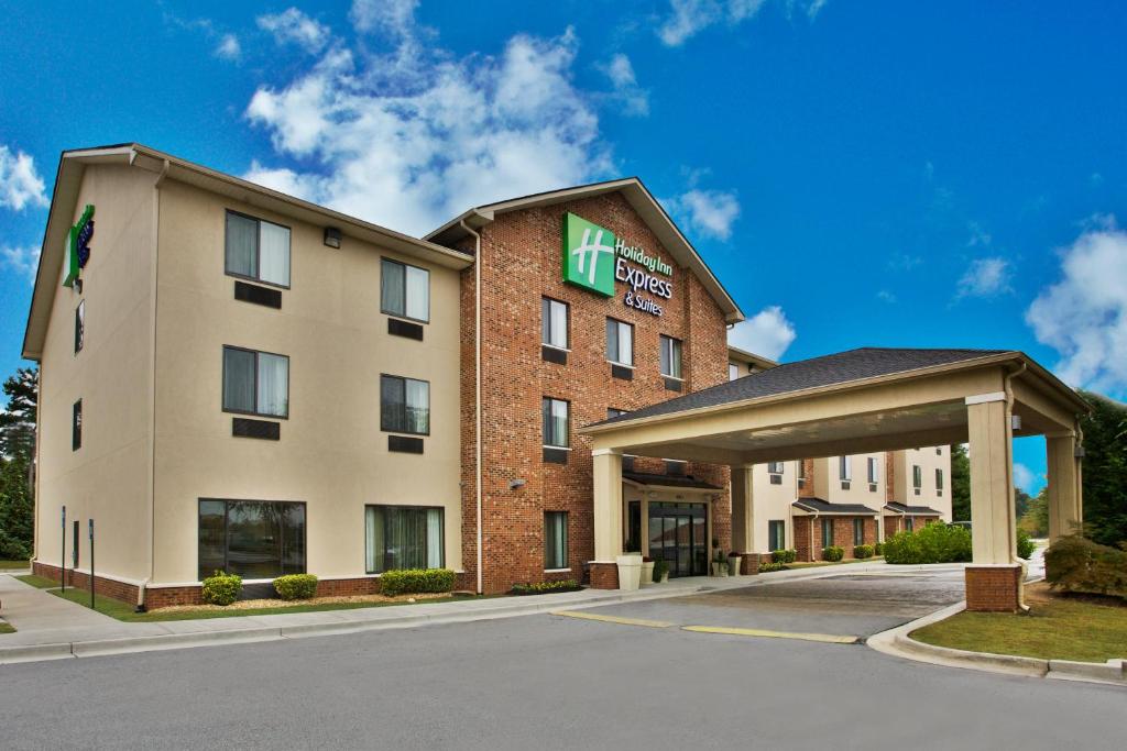 Holiday Inn Express & Suites Buford NE - Lake Lanier, an IHG Hotel image