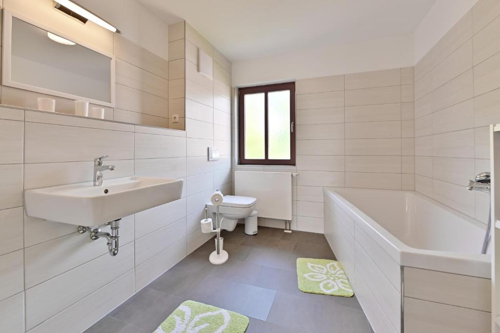Reetdachhaus "Treibholz" photo 2