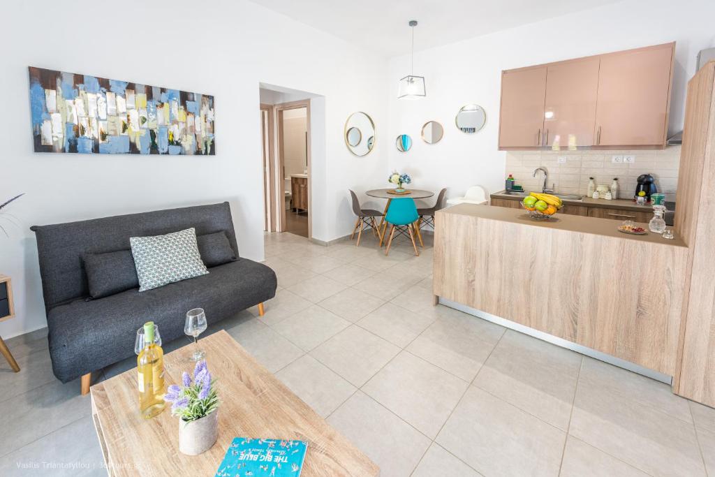 Orama Suites II
