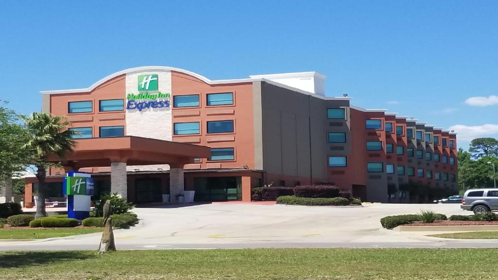 Holiday Inn Express Biloxi - Beach Blvd, an IHG Hotel image