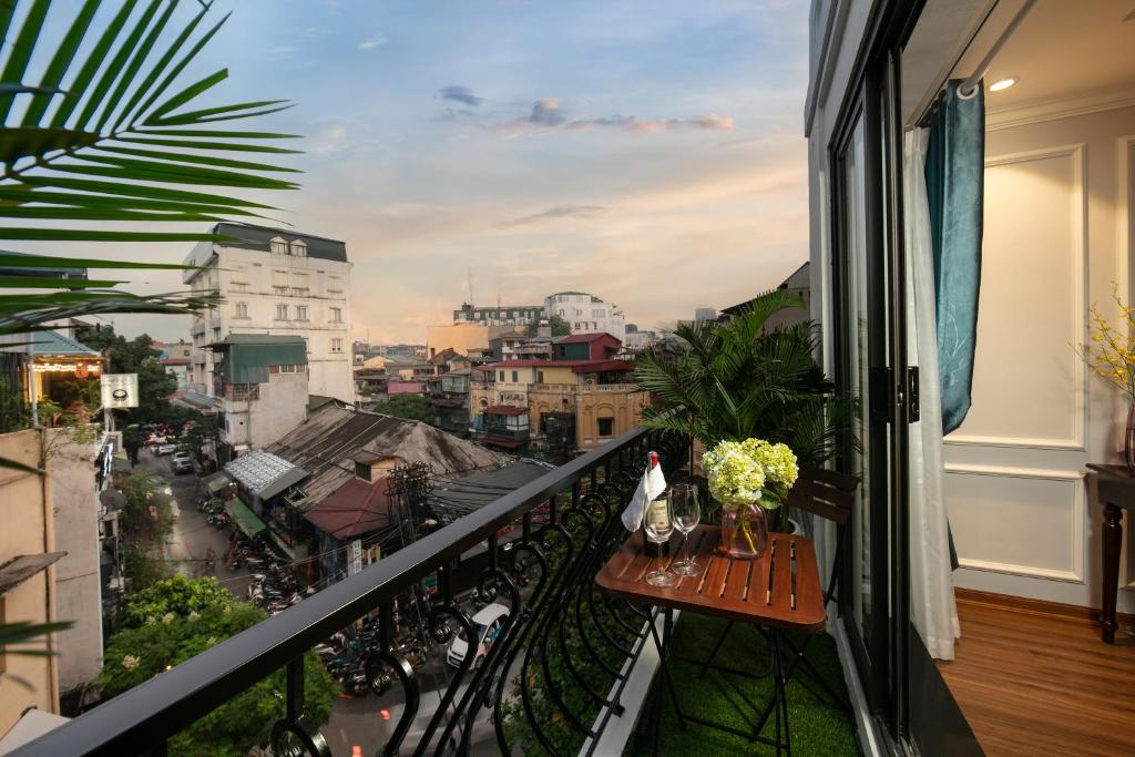 Сьюит (Полулюкс с балконом), Hanoi Old Quarter Boutique Hotel