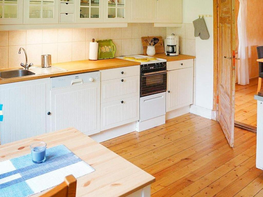 4 person holiday home in Sk rblacka photo 4
