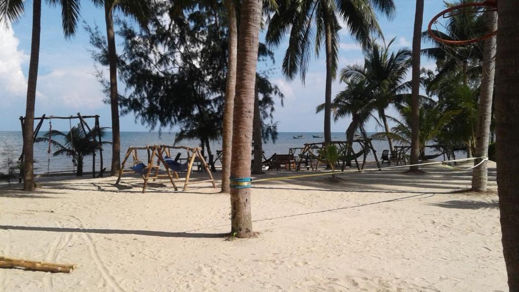 Kiki Coconut Beach Resort