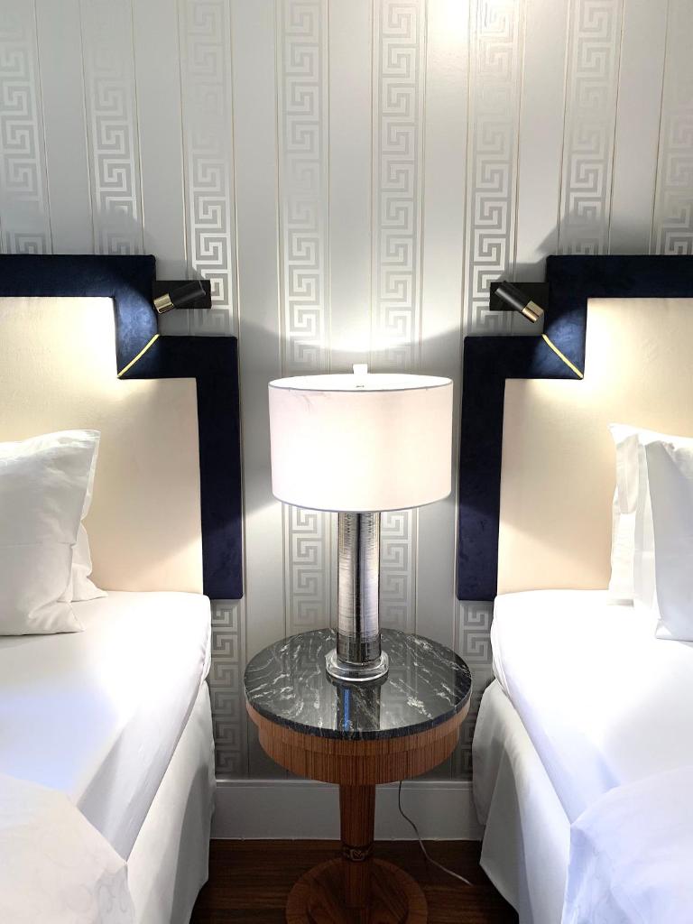 Апартаменты (Королевский люкс (180 кв.м)), Luxury Apartments Mondrian Old Town IV
