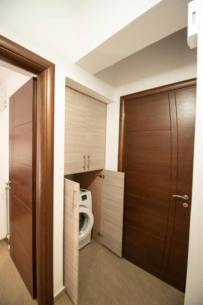 Stefanos Family Apartments photo 4