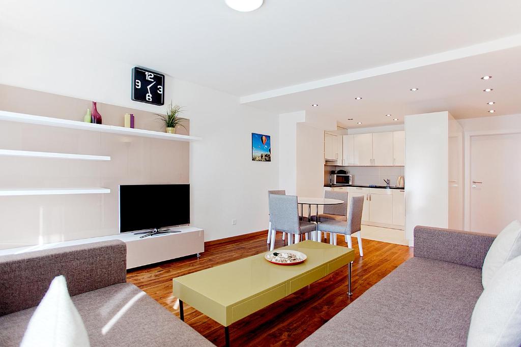 Апартаменты (Апартаменты «Премиум» с 1 спальней), Premium Apartments by Livingdowntown