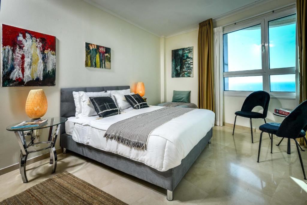Picturesque 3BR Apt w Balcony & Parking Near Beach by Sea N' Rent photo 2