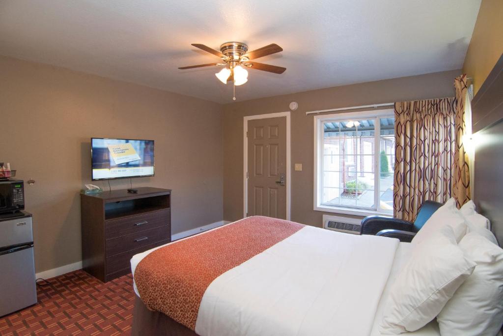 Двухместный (Кровать размера «queen-size»), Capitol Hill Motel
