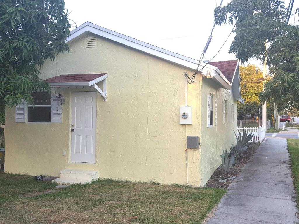 Casa Historica, a cozy 1940 cottage in Delray Beach, FL photo 3