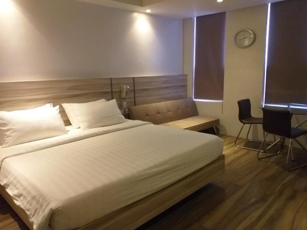 Mabolo Royal Hotel photo 4