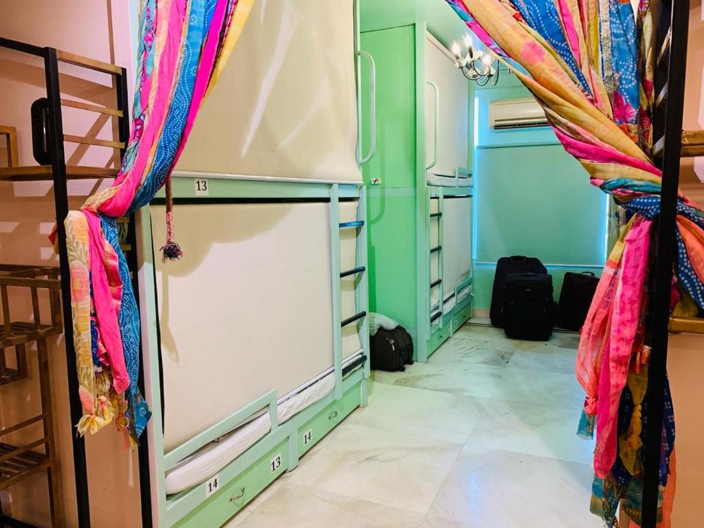 Номер (8 Single Pods dormitory), Tobo Stays