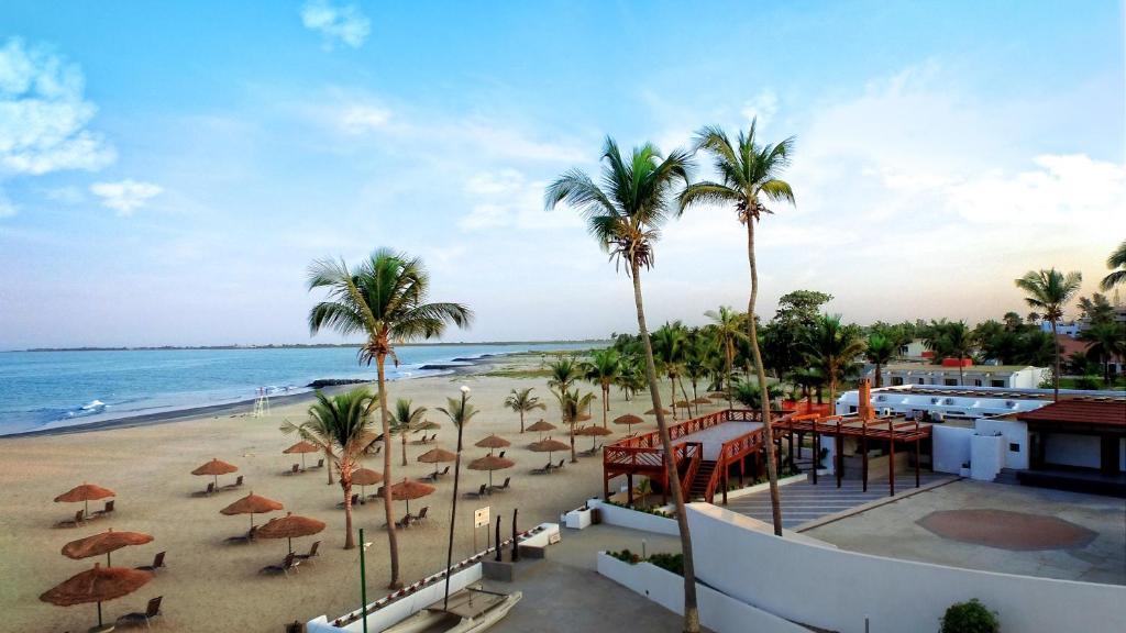 Sunbeach Hotel & Resort photo 1