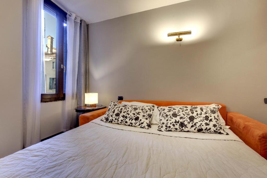 San Marco Superior Apartments by Wonderful Italy - Tap to explore photos