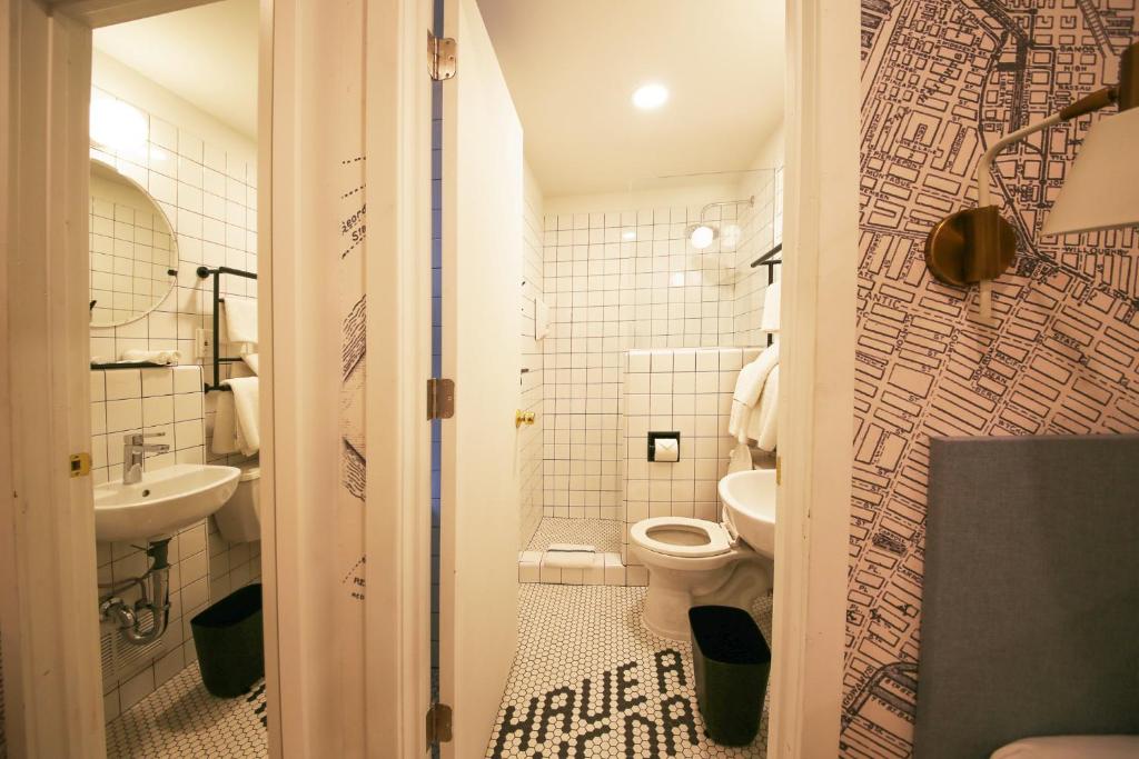 Двухместный (Номер с кроватью размера «queen-size»), Doxie Hotel