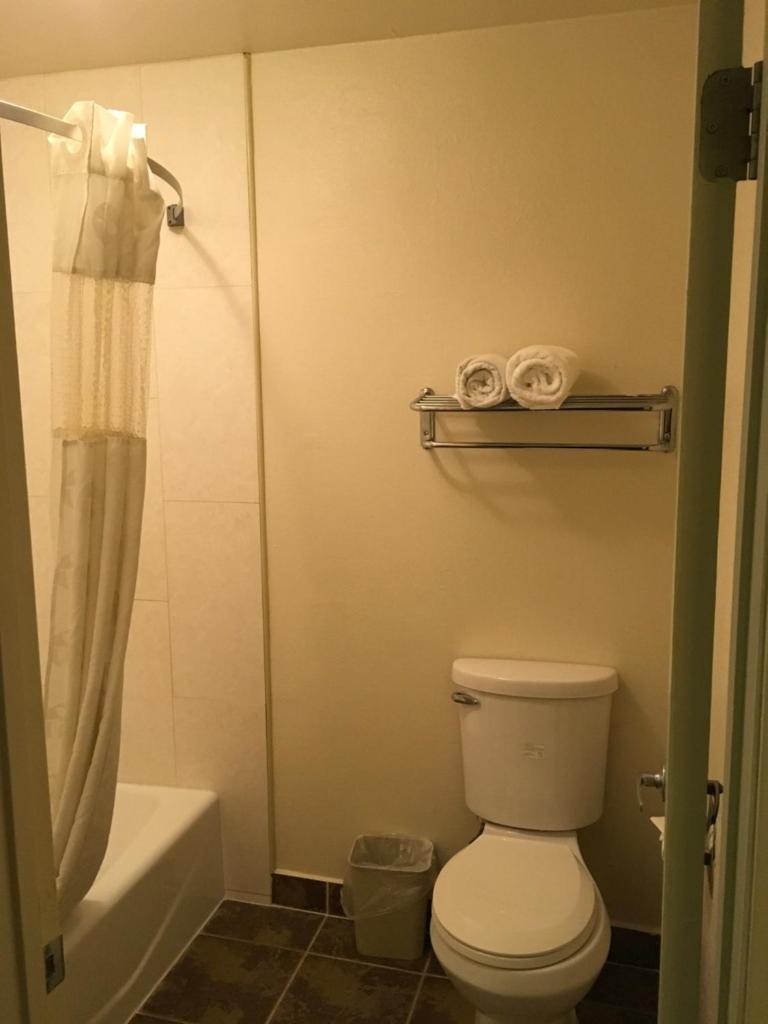 Ramada by Wyndham Ontario photo 3