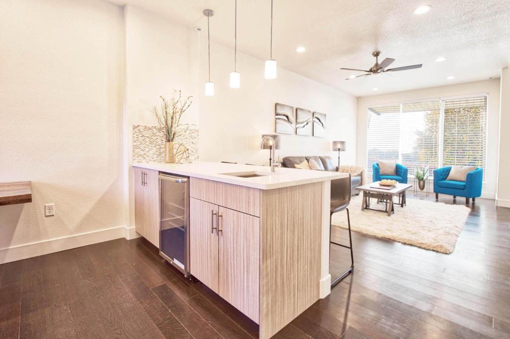 Beautiful 3 Bedroom Townhouse in Old Town North, Brewery District photo 3