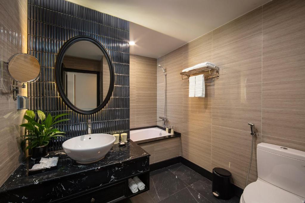 Сьюит (Полулюкс с видом на город), Hanoi Imperial Hotel