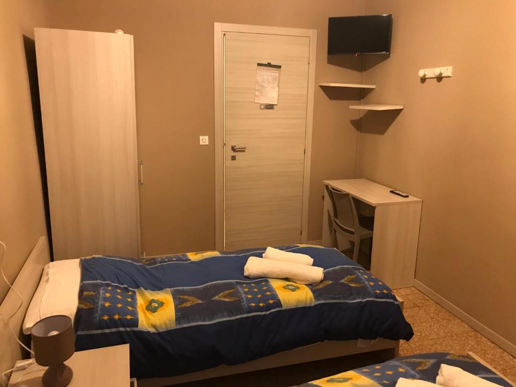 Albergo centrale Room Type - Budget Double or Twin Room