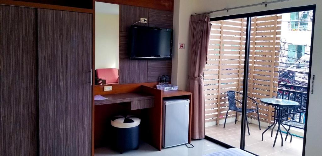Двухместный (Двухместный номер с 1 кроватью и балконом), KANPAI HOTEL