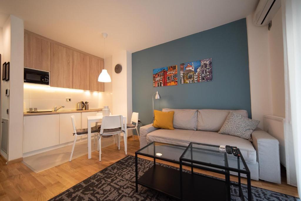 Central House photo 2