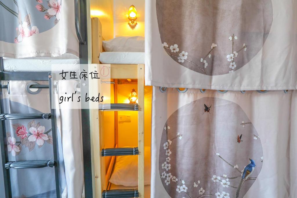 Номер (Bunk Bed in 6-8 Beds Female Dormitory Room), Only Cafe and Backpacker