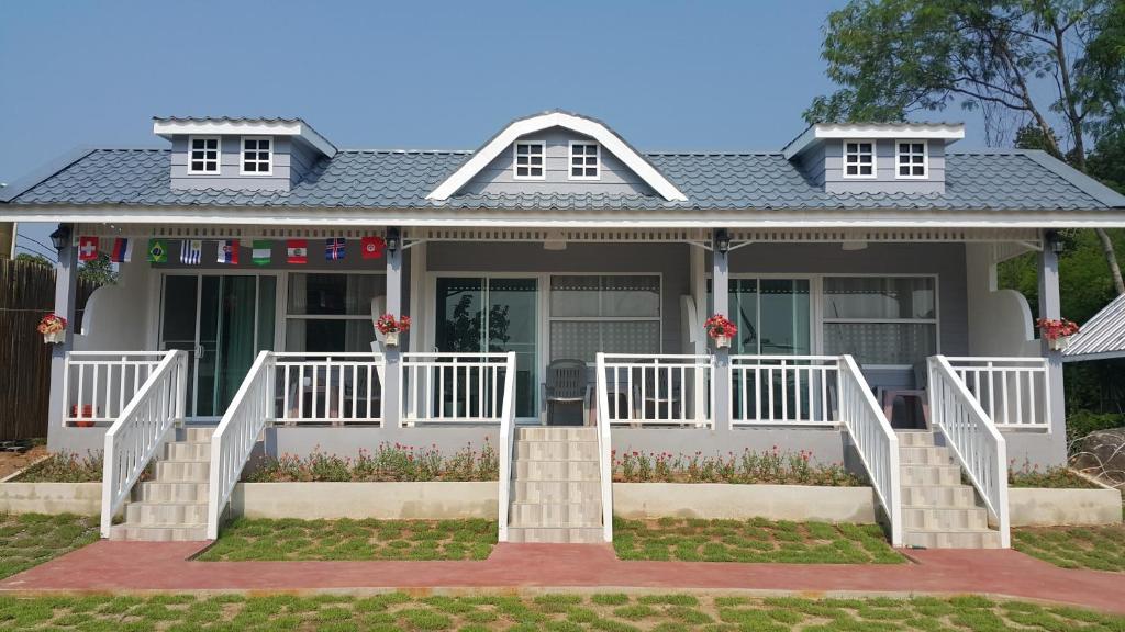 Farm Terrace photo 4