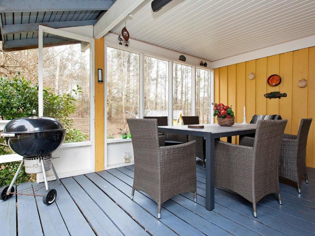Three-Bedroom Holiday home in Græsted 4 photo 3