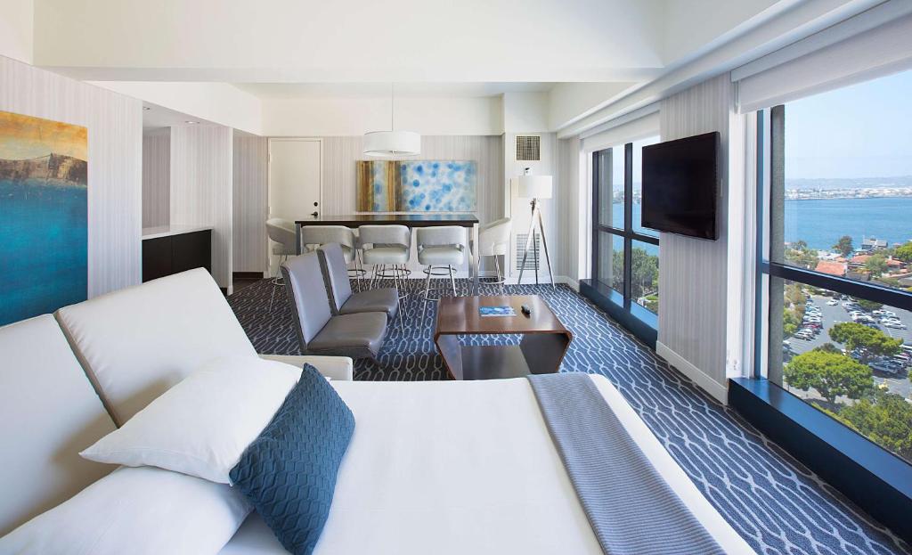 Сьюит (Специальное предложение - Люкс Гранд), Manchester Grand Hyatt San Diego