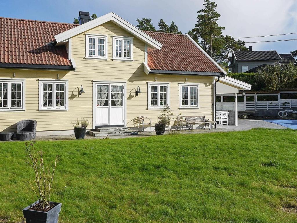 10 person holiday home in Kongshavn photo 2
