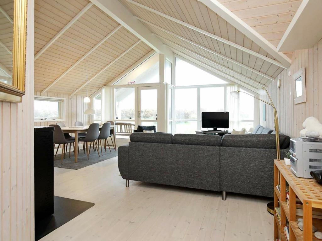 Three-Bedroom Holiday home in Nykøbing Sj 7 photo 4