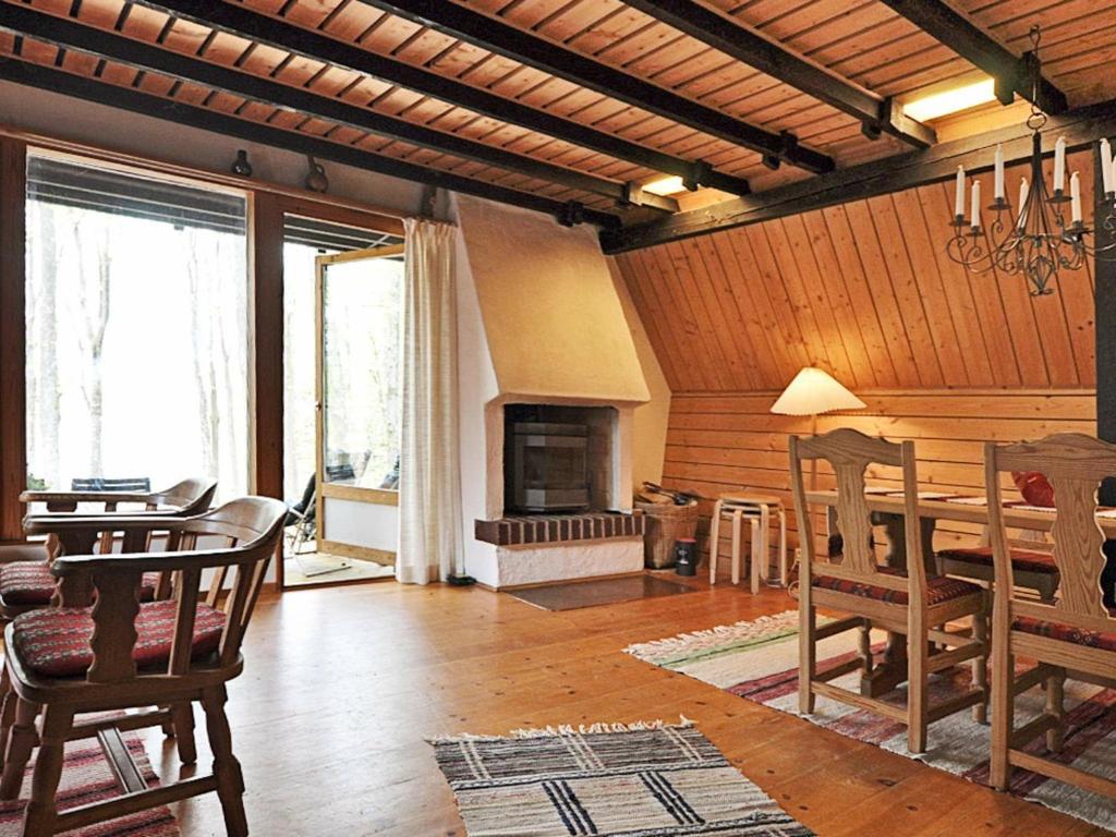Three-Bedroom Holiday home in Örkeljunga 1 photo 3