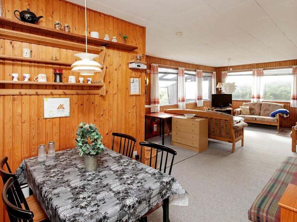 Two-Bedroom Holiday home in Løkken 25 photo 3