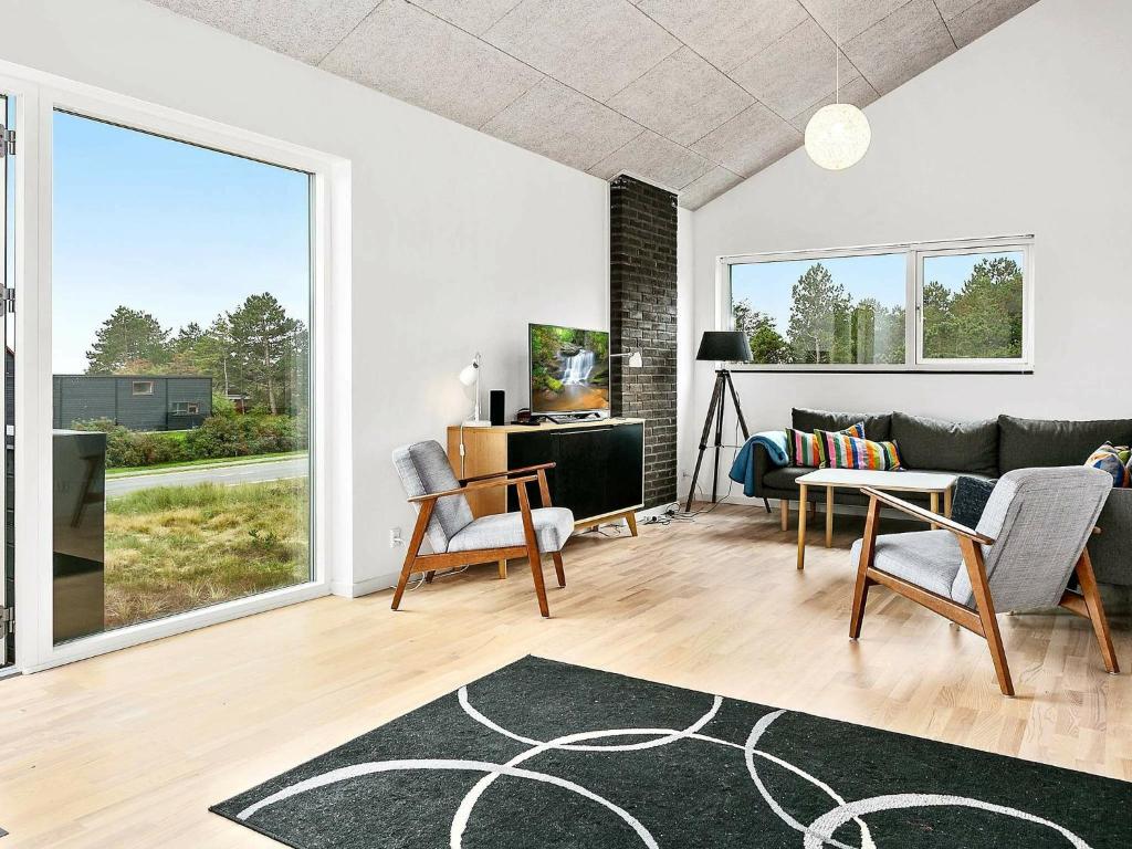 8 person holiday home in R m photo 3