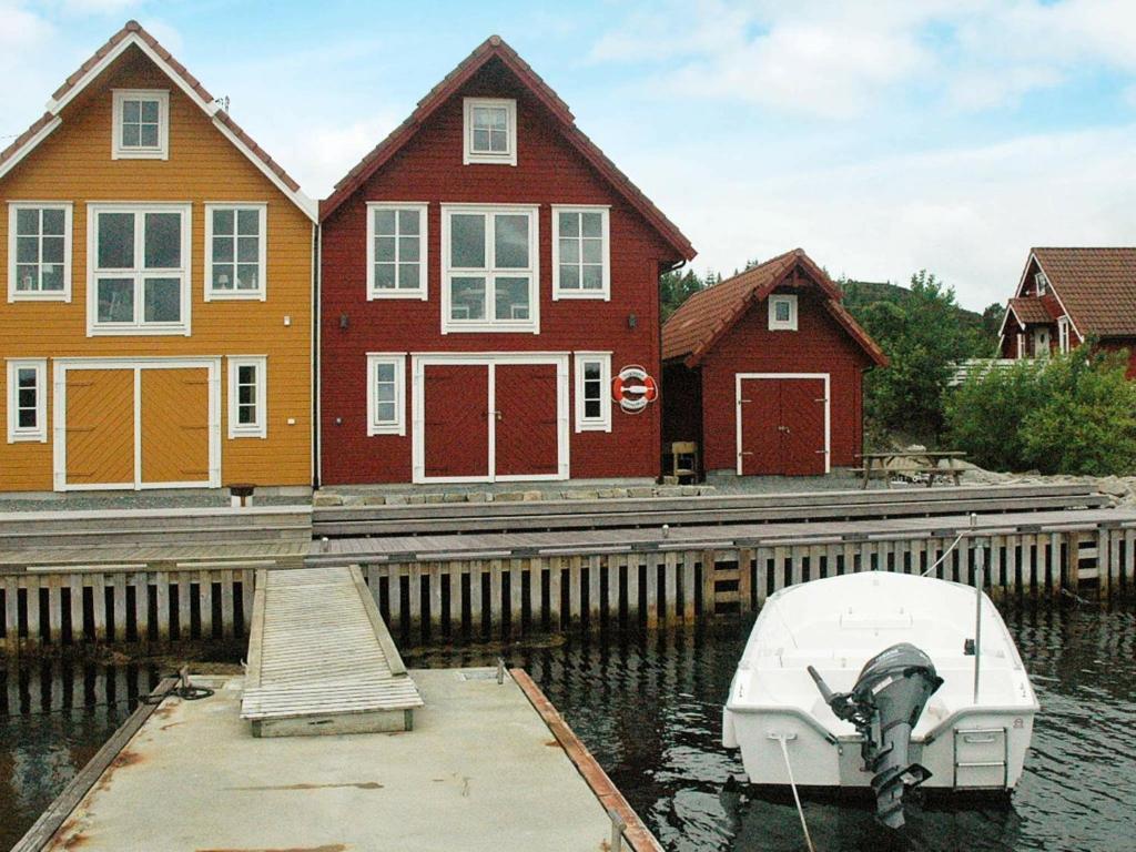Four-Bedroom Holiday home in Urangsvåg photo 2