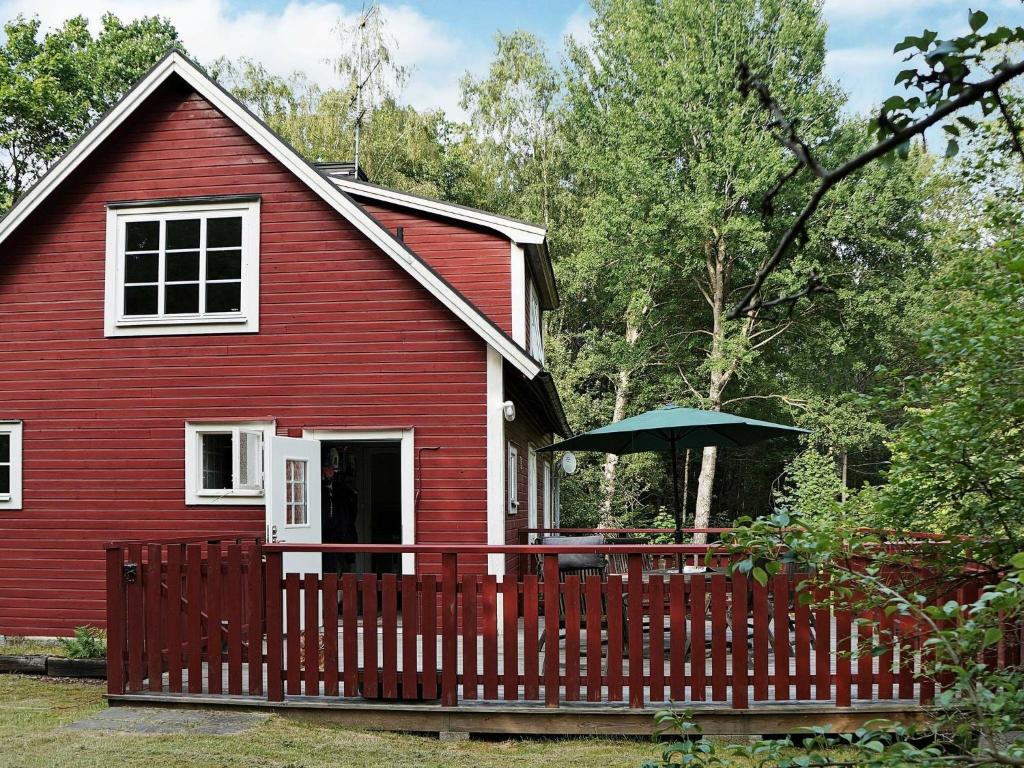 Three-Bedroom Holiday home in Hallabro photo 3