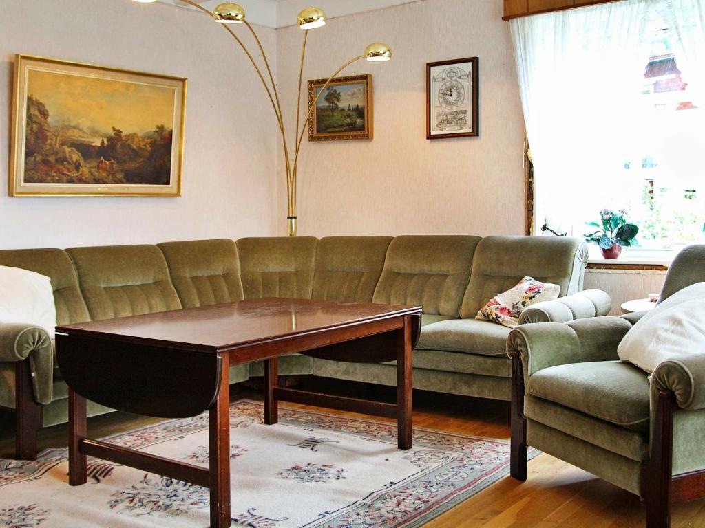 Five-Bedroom Holiday home in Masfjordnes photo 4