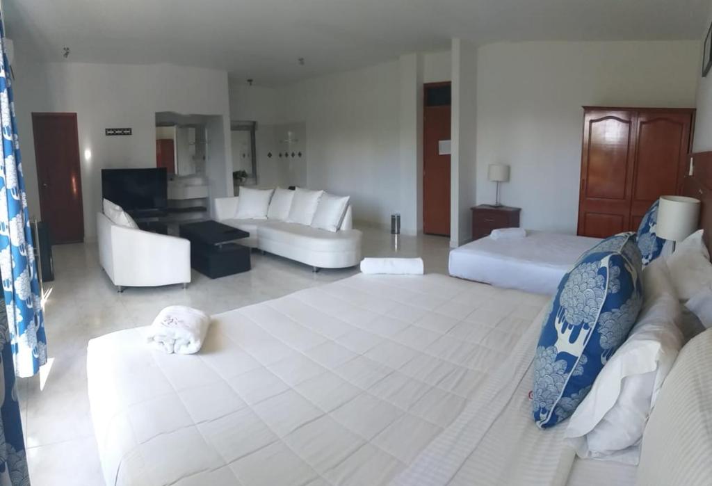 Hotel Reina Victoria photo 3