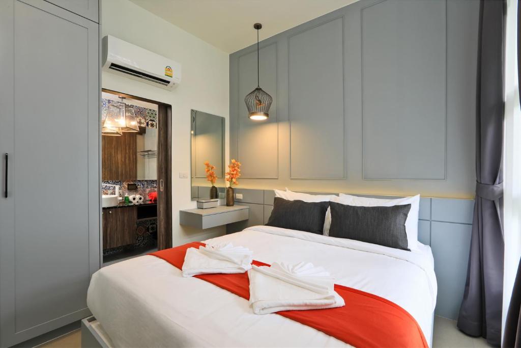 The Palmyrah Surin by Holy Cow, 1-BR, courtyard or pool view photo 1