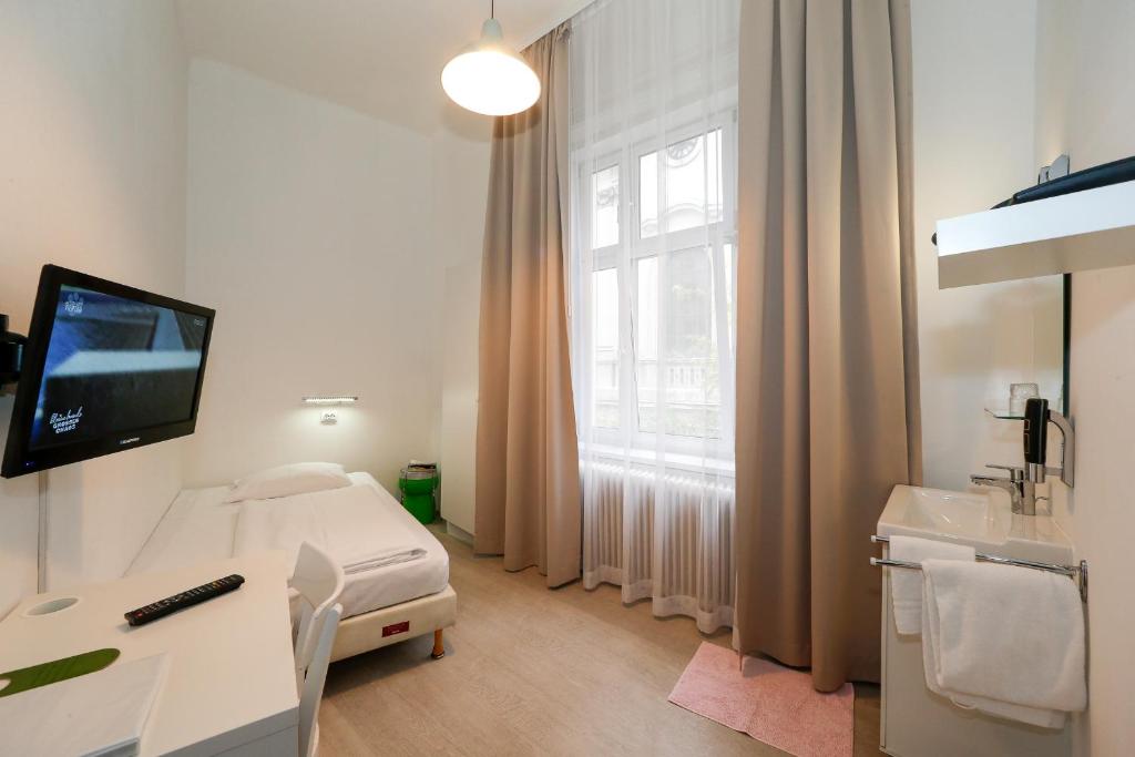 Одноместный (Одноместный номер с общей ванной комнатой), Time Out City Hotel Vienna