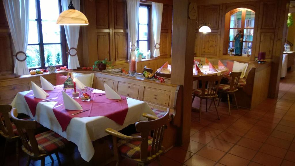 Landhotel Vierjahreszeiten photo 3