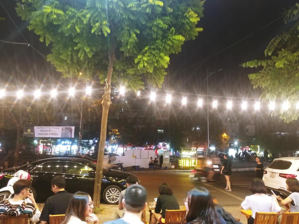 Memoria Cine Room - Separate Room for relax either watching famous movies. Customers can use bar cafe with drink and fast food 24/24