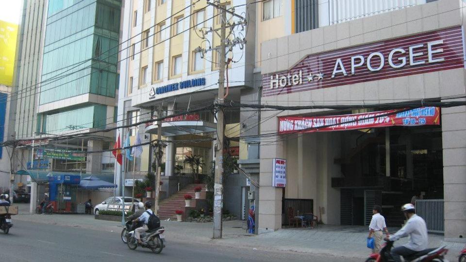 Apogee Hotel