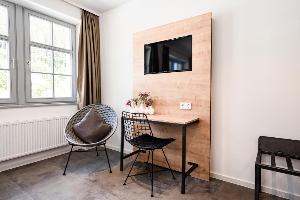 coucou hotel & kuckucks-stube (Titisee) photo 4