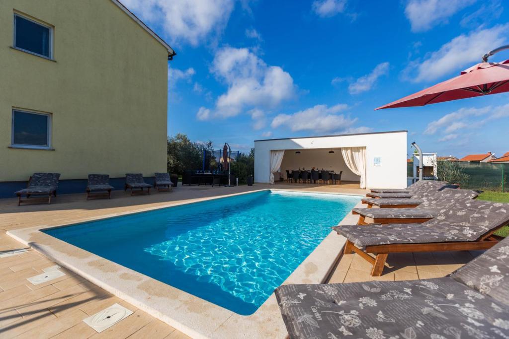 Beautiful villa Rampic with private pool near the beach in Fazana photo 3