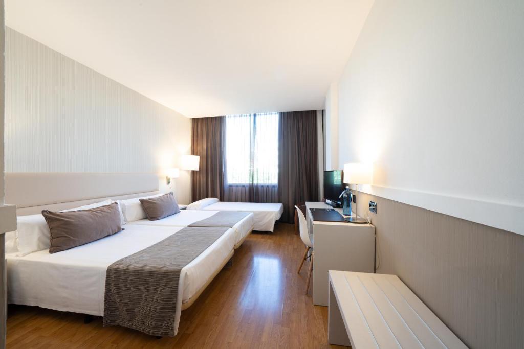 Catalonia Gran Hotel Verdi photo 2