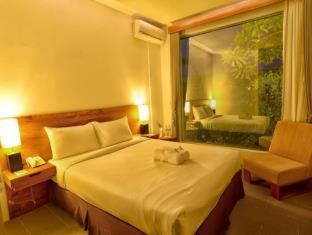 Hotel Blambangan photo 1