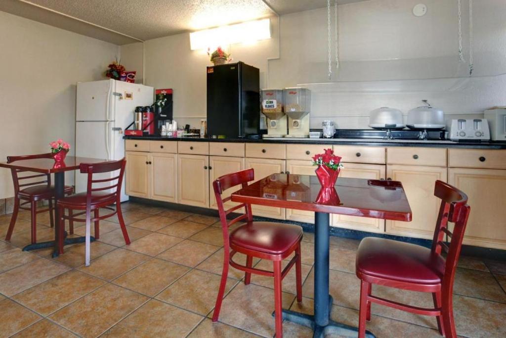 Americas Best Value Inn Alachua photo 2