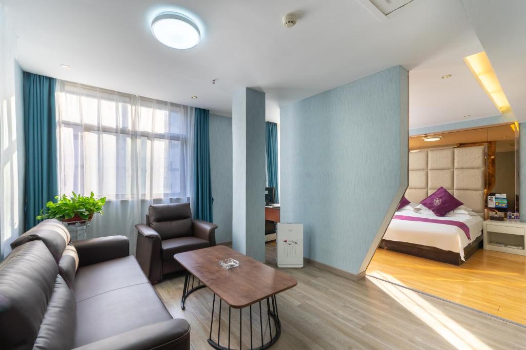 Сьюит (Бизнес-люкс), Rongle Busniess Hotel